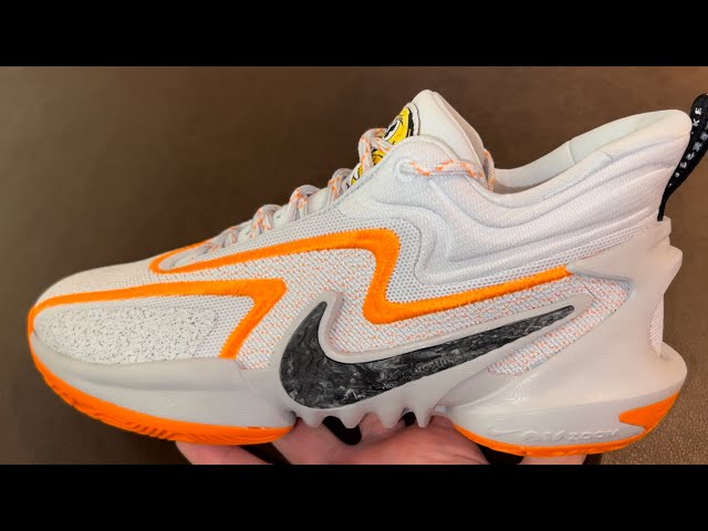 Nike Cosmic Unity 2 Grey Orange Nike University Basketball  display picture 2