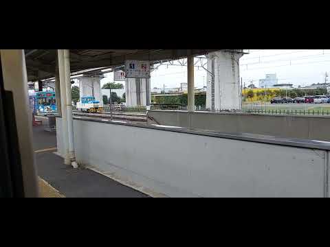 石原駅　秩父ジオパークラッピング電車到着