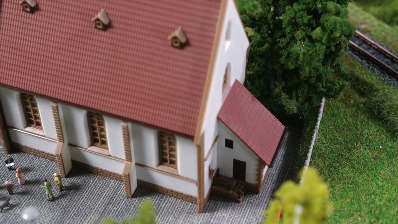 Faller 231726 - Village church in N-scale Video
