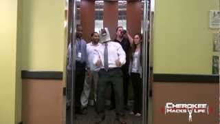 Harlem Shake in an elevator