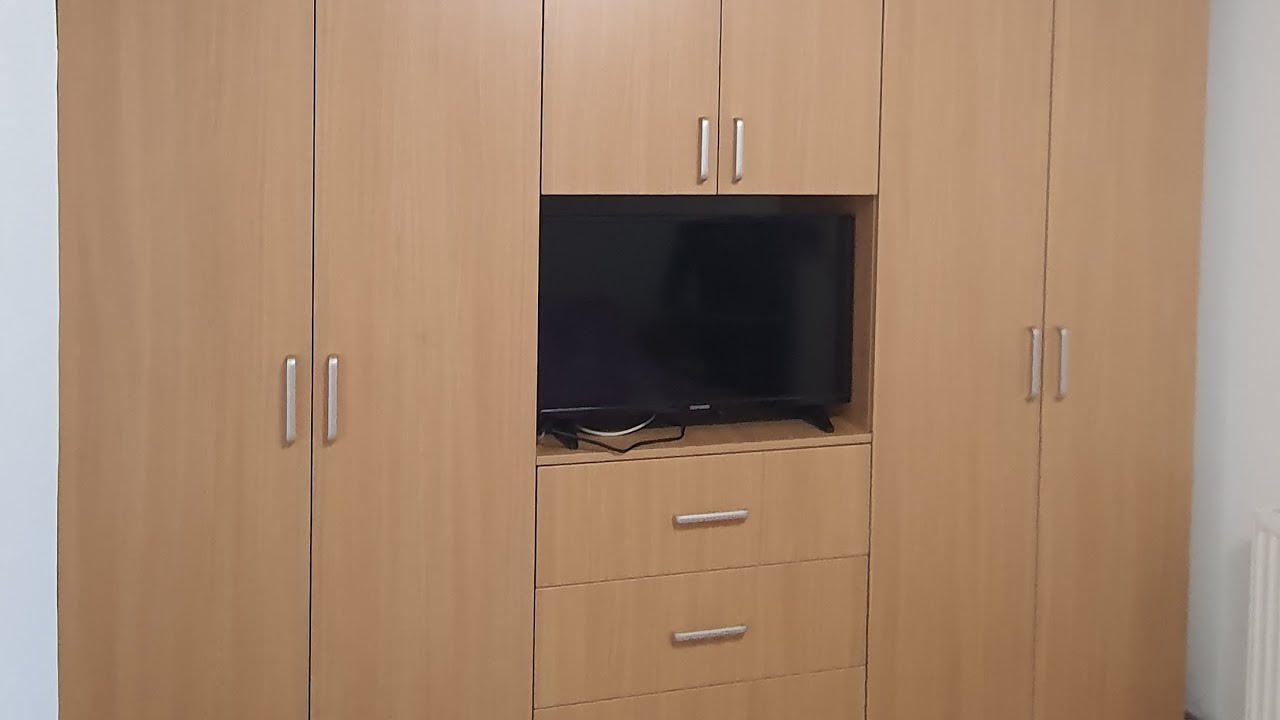 Mobila dormitor, Dulap cu usi cu balamale Blum cu Softclose, Sertare din PAL cu sine Tandem.