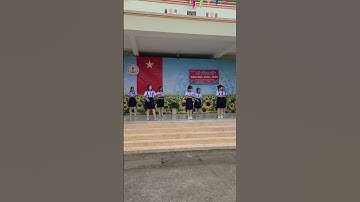 nhóm múa thời học sinh