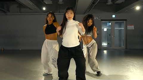 Thumbnail of Kali Uchis, El Alfa, JT - Muñekita / Hyewon X KAT Choreography