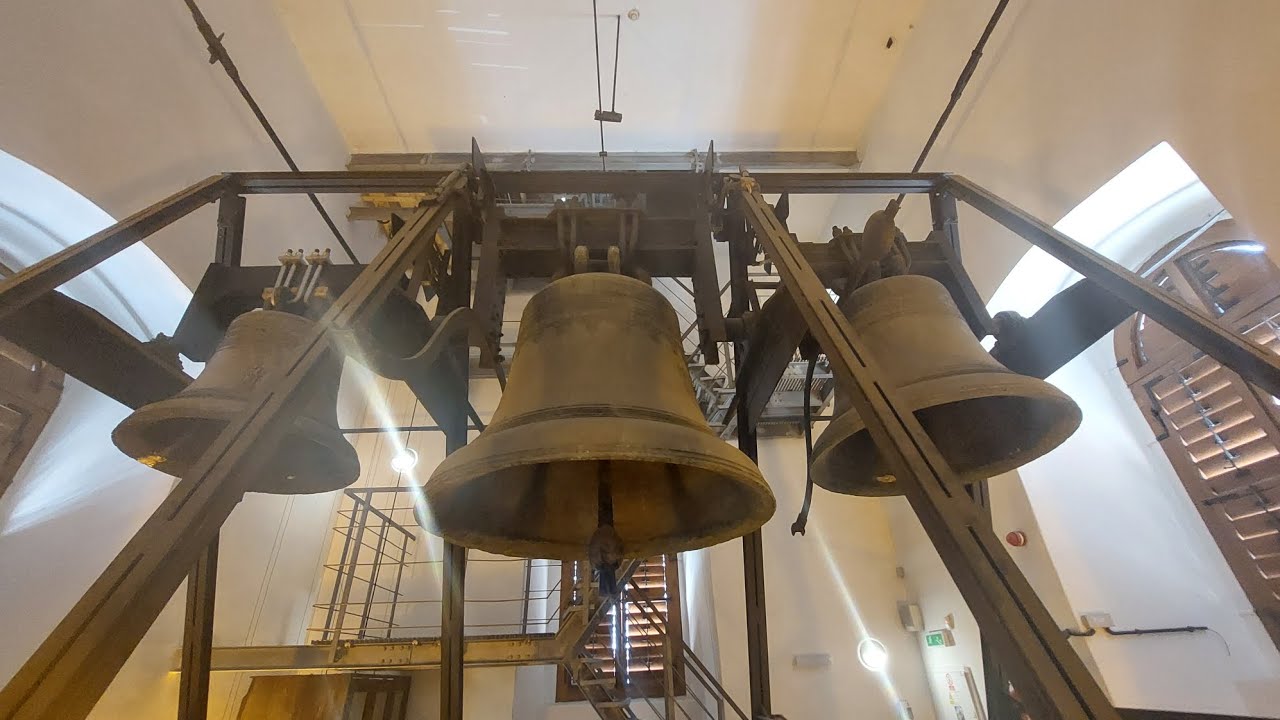 Dzwon Bazyliki kolegiacka Świętej Trójcy w Krośnie (Dzwon Jan - 12:00)