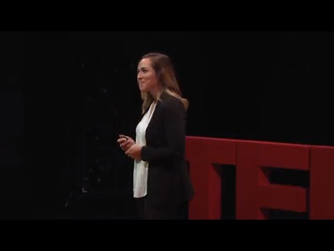 अंतर को पाटना: वैयक्तिकृत विपणन | निकोल मार्टिन | TEDxPointParkविश्वविद्यालय