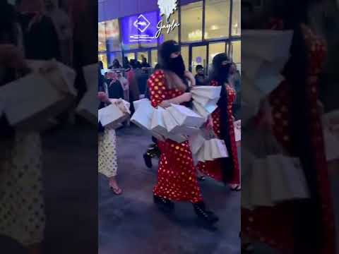 البنات يوم التأسيس البوليفارد التأسيس البوليفارد