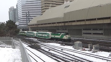 GO Transit F59PH #559 departing Union Station