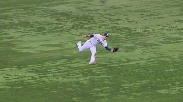 BAL@TB: Kiermaier charges in to make catch on the run