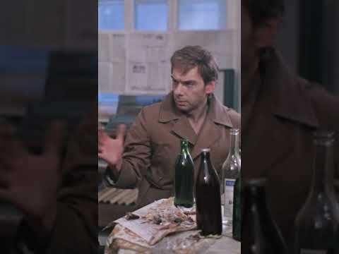 А что, вообще, в мире делается? (отрывок из к/ф 'Москва слезам не верит') #shorts #мосфильм