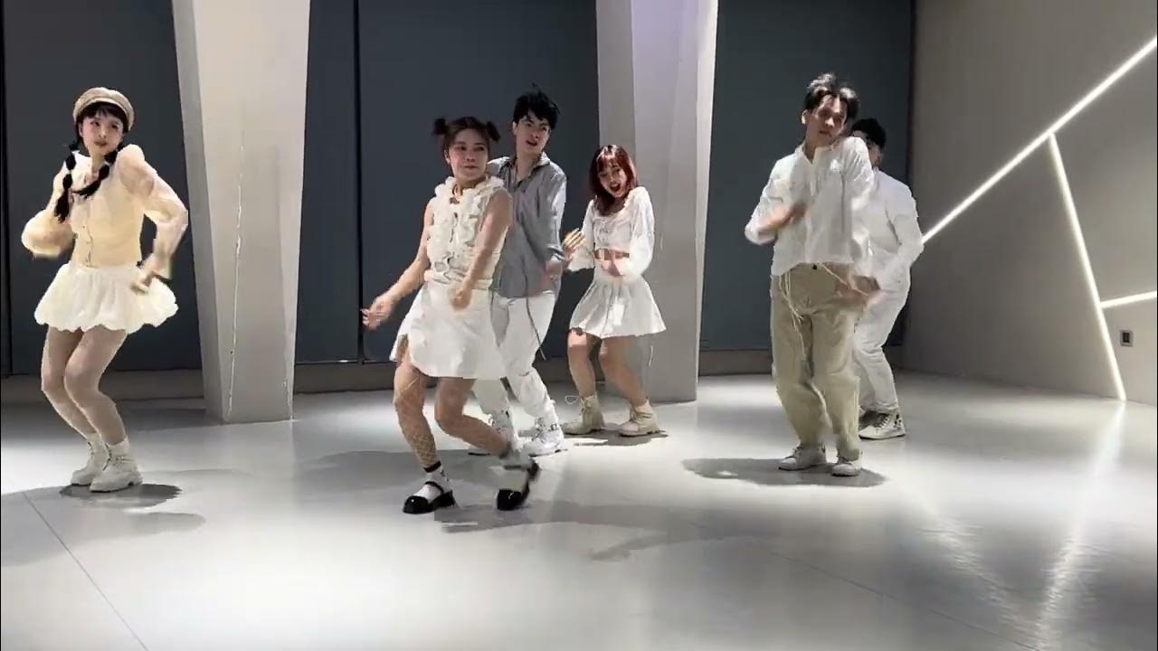 Количественные и порядковые числа в английском языке. Eleven two hundred and eleven. Eleven two hundred and eleven. One hundred and thirty. Числительные от 1 до 100 на английском.