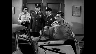 Andy Griffith Show 5-17 - Goober Takes a Car Apart-Goober assembles a car in the courthouse