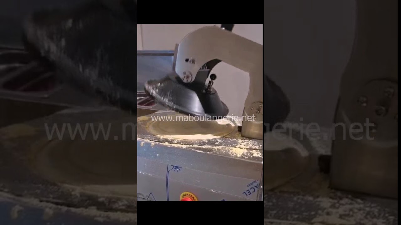 Formeuse à pizza semi-automatique  