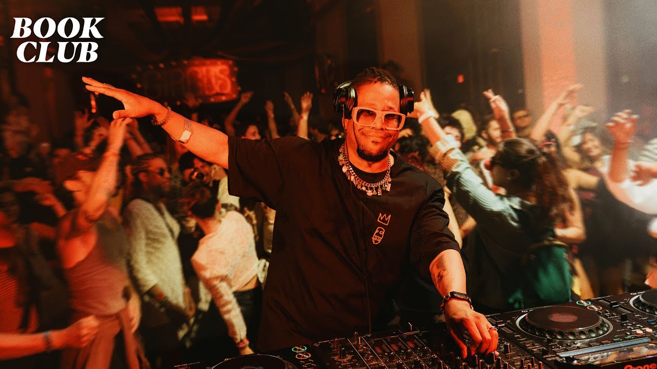 Guarda Funky Disco & House Mix Inside a Circus | Felix da Housecat su YouTube Guarda Funky Disco & House Mix Inside a Circus | Felix da Housecat su YouTube