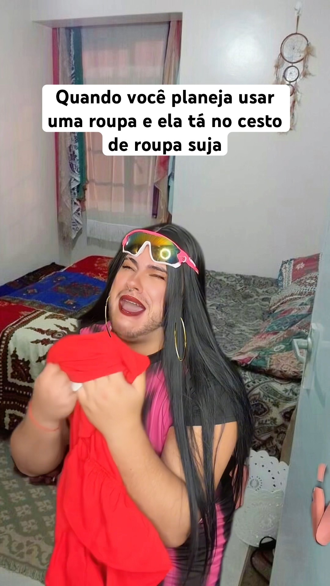 QUANDO VOCÊ PLANEJA USAR UMA ROUPA E ELA TÁ NO CESTO DE ROUPA SUJA