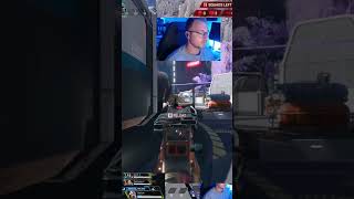 Can the reload advisement be bigger???#apexlegends #gaming #dubbyenergy