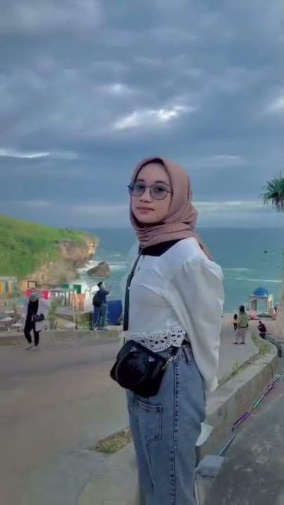 LIBURAN SAMA PACAR DI PANTAI | HALU STORY #shorts  #storyhalu #storyig #storywa