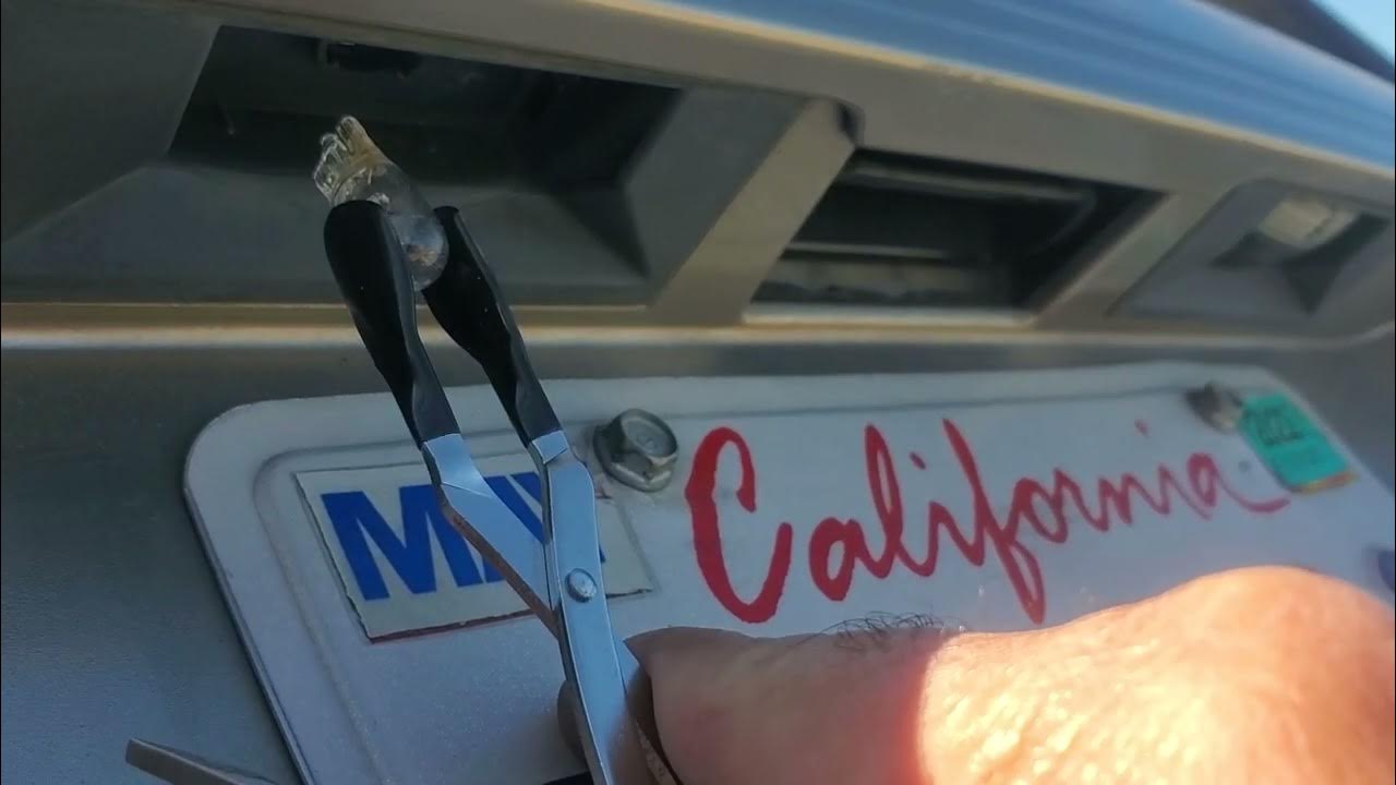 2007 Honda Odyssey License Plate Bulb - YouTube