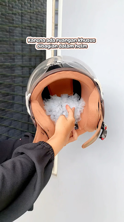 Solusi buat para hijabers kalo naik motor nihhh 😍 #hijabfashion #helmet #cargloss #fyp #dailylook
