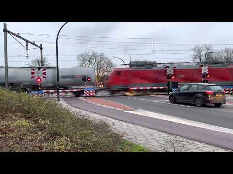 Spoorwegovergang Borne // Dutch railroad crossing