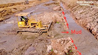 Project pushing mud !! Experts push out mud -|Bulldozer caterpillar D3 Pushing mud into louts Lake.|