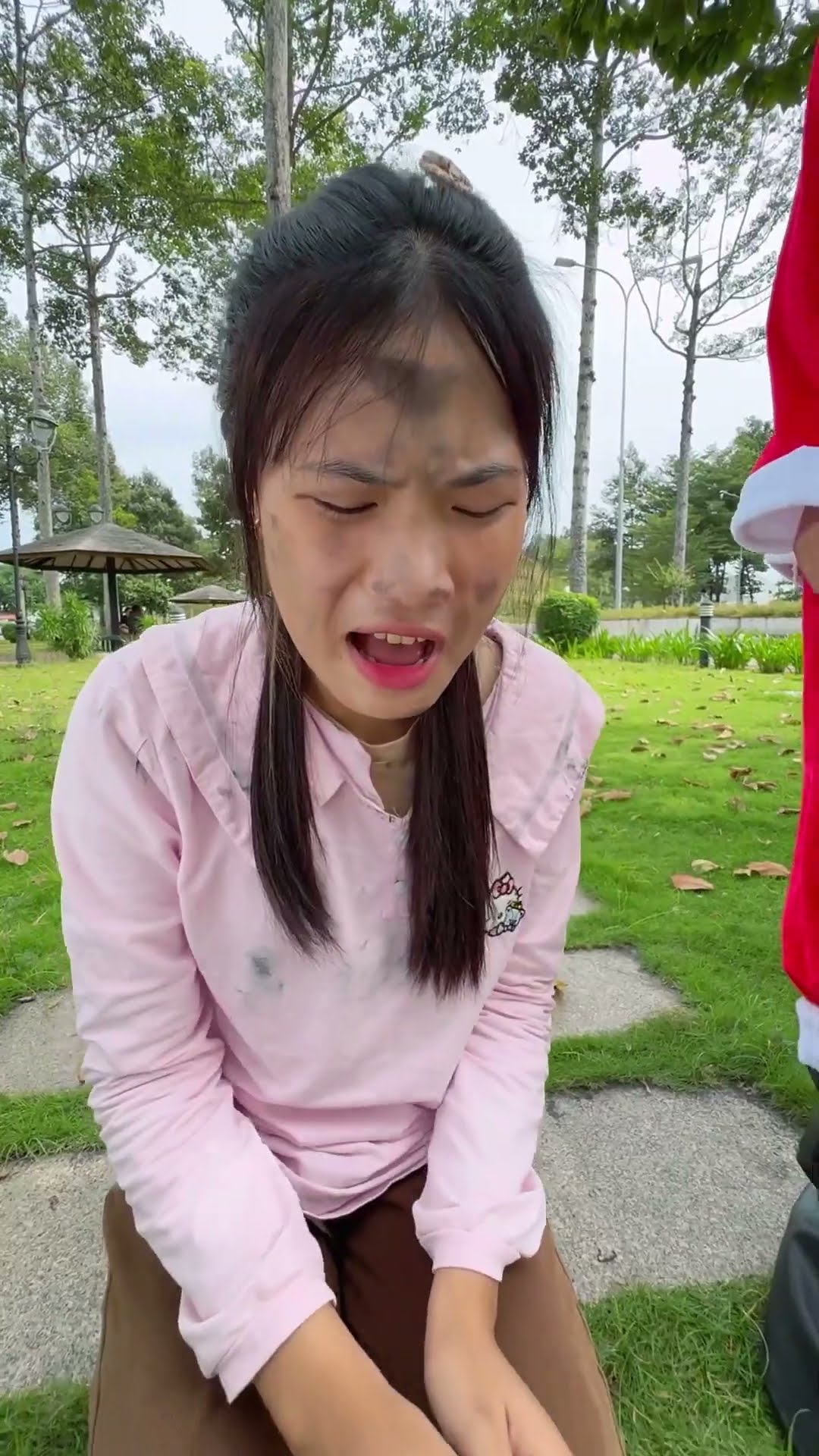 LNS - Cây kẹo ngọt của cô gái nghèo || Poor girl's candy