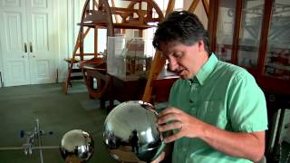 How does a Van de Graaff Generator work?