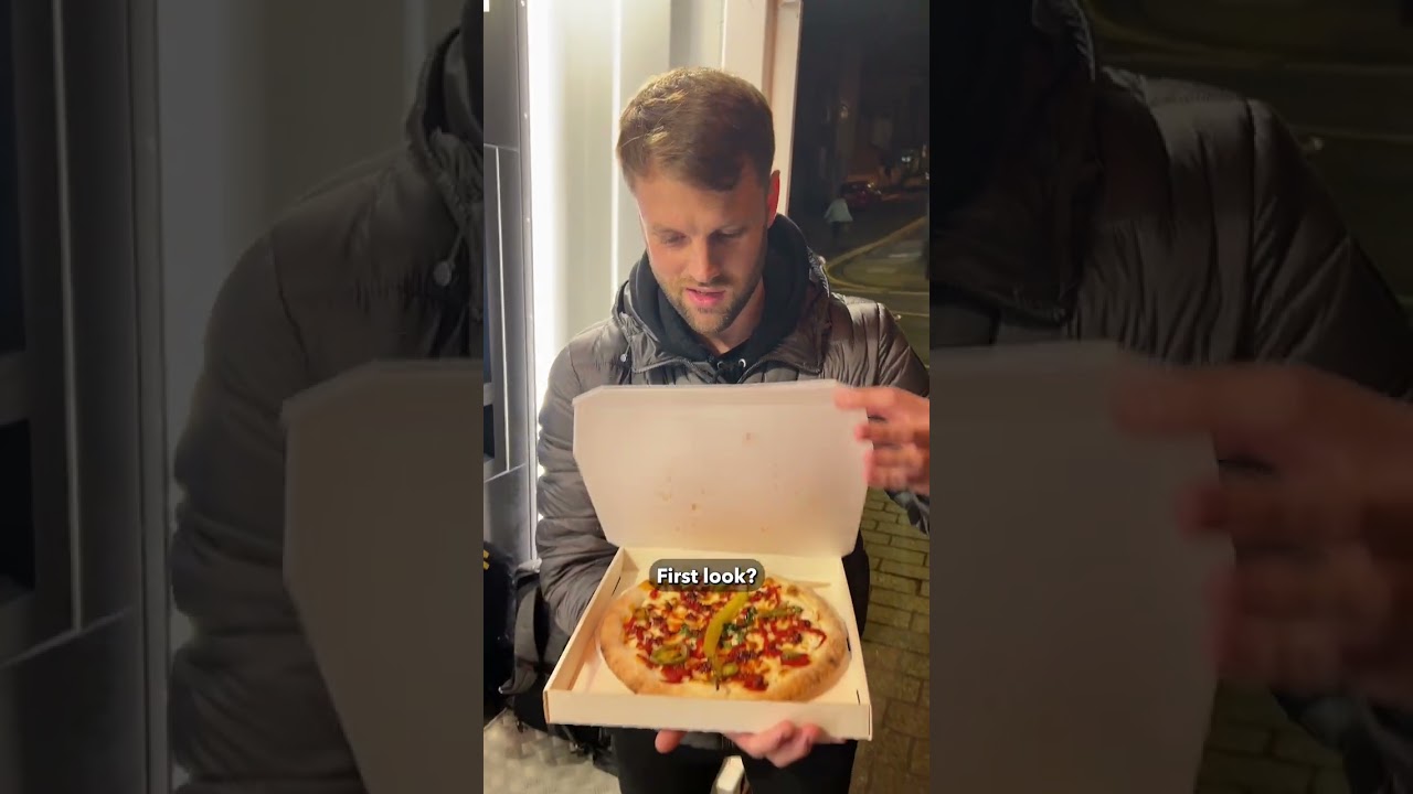 UK's FIRST Robotic PIZZA Machine. Will BLOW YOUR MIND!!