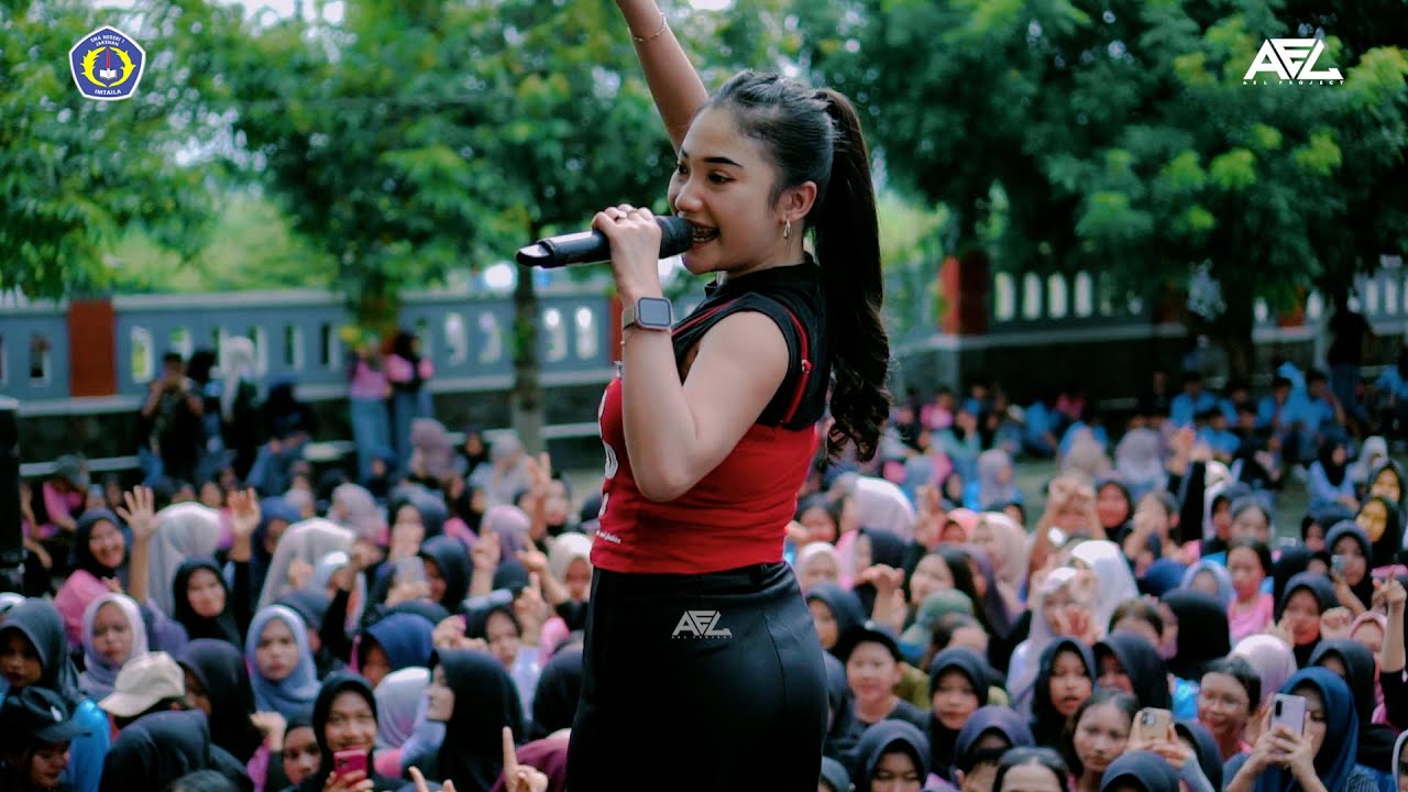 HAKIKAT SEBUAH CINTA - DIN ANNESIA :: KENCANA ENTERTAINMENT ::  4 DEKADE SMANJA