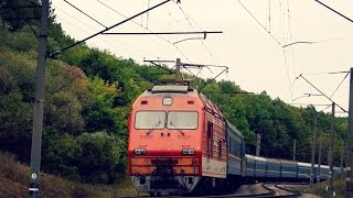 ДС3-018 с пассажирским поездом 