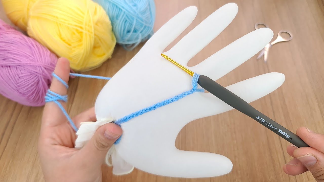 Wow! 😱AMAZING USEFUL Idea!🧦Look what I've done with PLASTIC GLOVES ! you can sell or give gift.🎁