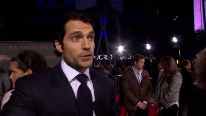Immortals Premiere: Henry Cavill - Red Carpet (Inmortales)