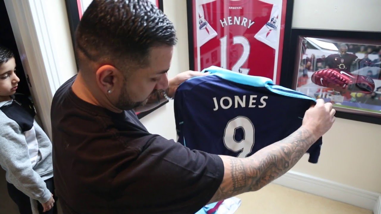 Yianni's INSANE Football Memorabilia House Tour!