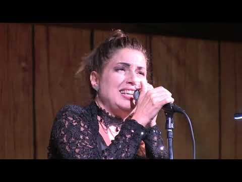 Susanna Parigi canta "Ave Maria"