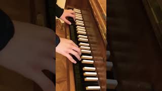 Mozart’s old piano is so difficult to play #piano #mozart #rushe