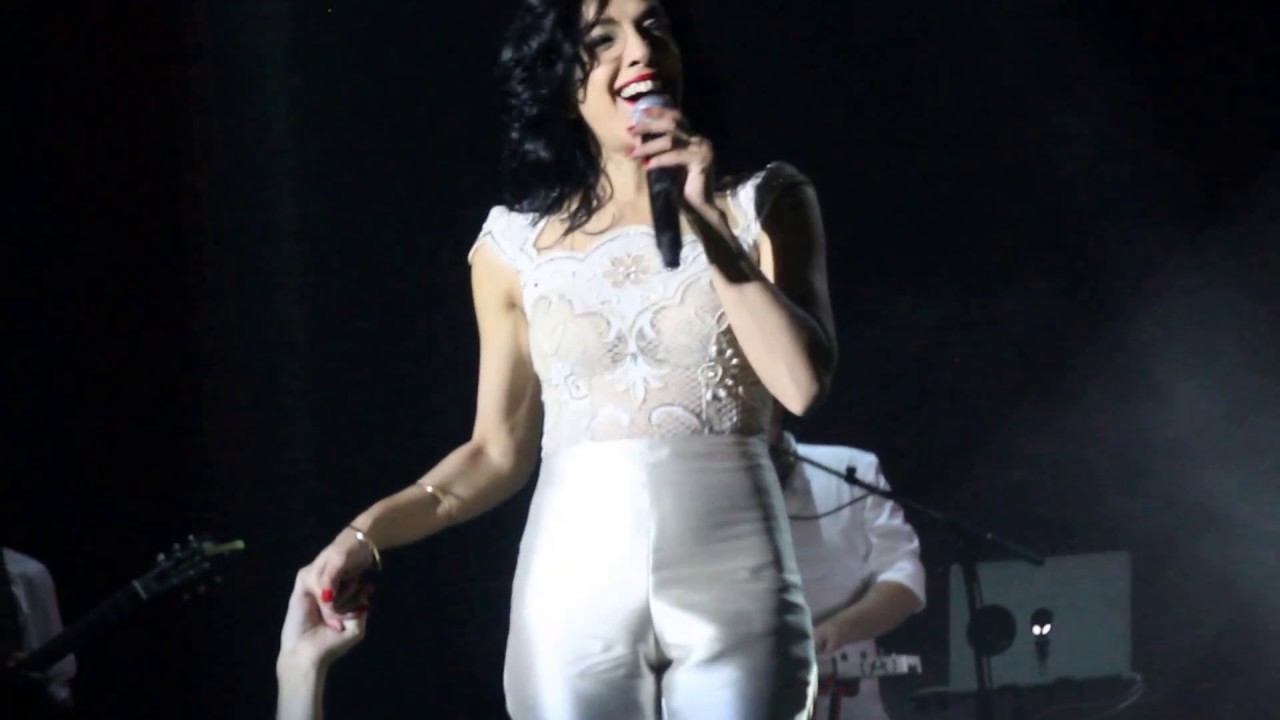 דיקלה - תחזרי (מתוך הופעה בהיכל התרבות 01.12.2016)