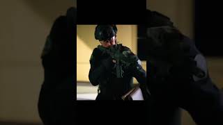 SWAT SCALES down the building to rescue hostages 😳