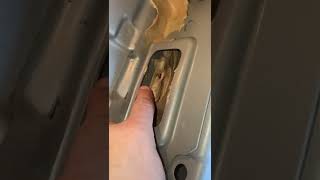 Ford C-max причина появления воды в багажнике