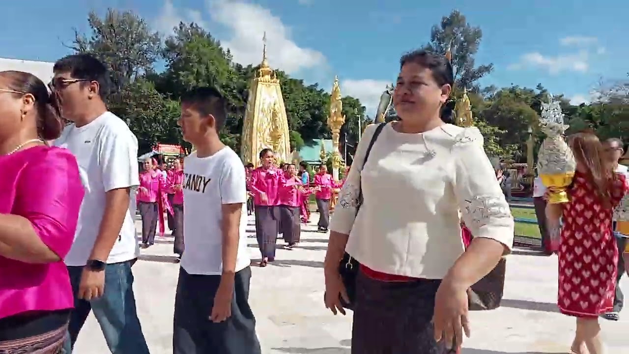 แห่กฐิน วัดพระธาตุหนวงบัว อุบลราชธานี ส.เสี่ยมเหี่ยน
