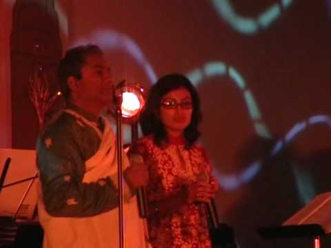 Kansas Raja and Sheeba singing "Tumhi Dekho Na" - ...