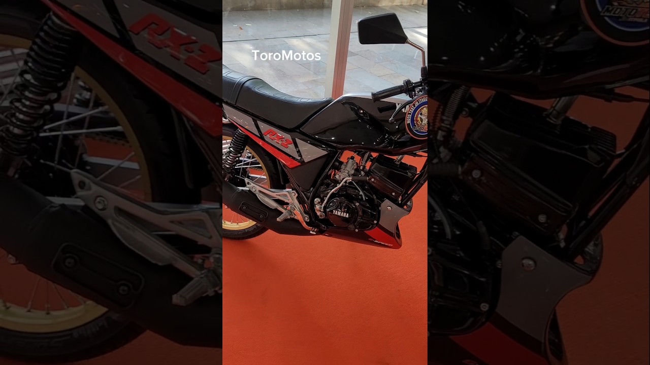 Yamaha RX 135 negra modelo 1990