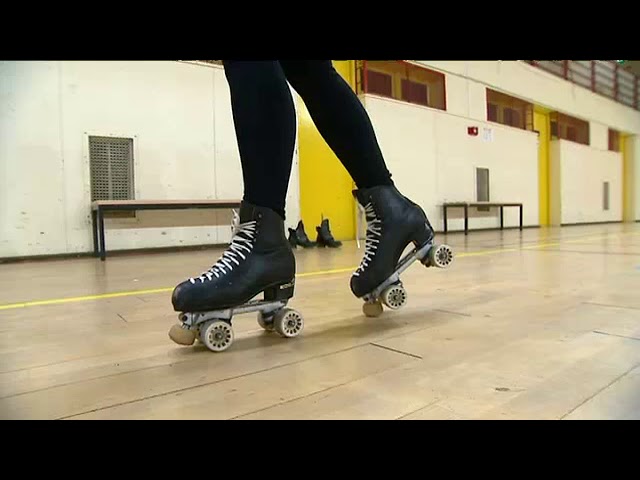 Les chaussures décontractées deviennent des patins à roulettes en une  seconde. Patins à roulettes à double usage à quatre roues Patins à roulettes