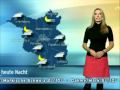 Claudia Kleinert in schwarzen Strumpfhosen und Stiefeln beim Wetter