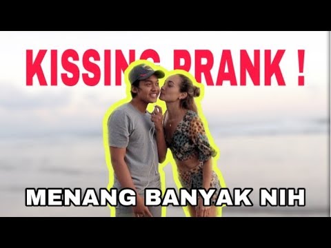 kiss-or-slap-??!-kissing-prang-di-pantai-😱---prank-indonesia-***no-clickbait***