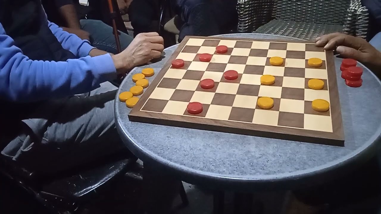 سيدتي وسادتي اعزائي المشاهدين لقاء الغلمين التقليدين محمد العبدي احمد ويندام