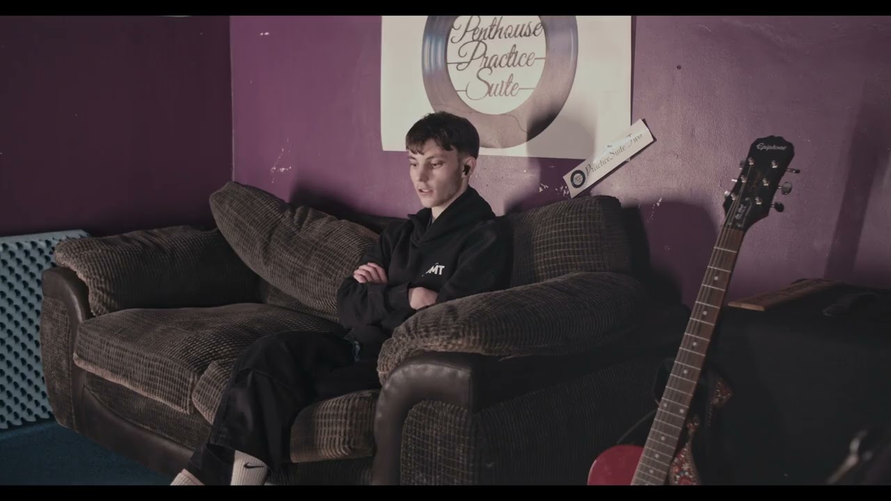 Dumsticks - Behind the Kit