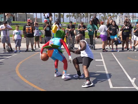 5'4'' Marvin Martian DESTROYS Hoopers at Venice Beach!