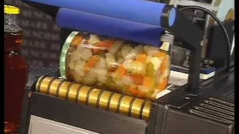 A retro video of the BenchMARK labelling machine.