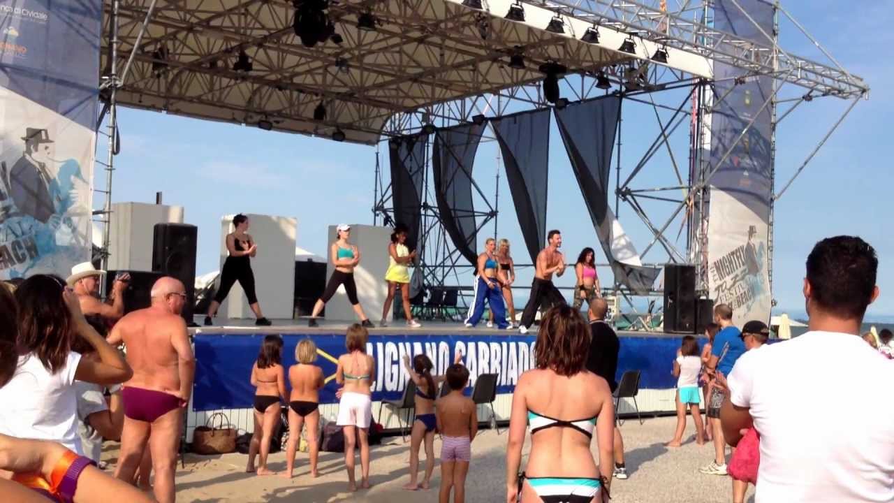 Animazione in spiaggia a Lignano - Beach animation in Lignano