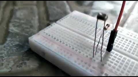 MENGHIDUPKAN LAMPU LED MENGGUNAKAN SENSOR CAHAYA  (ARDUINO UNO)