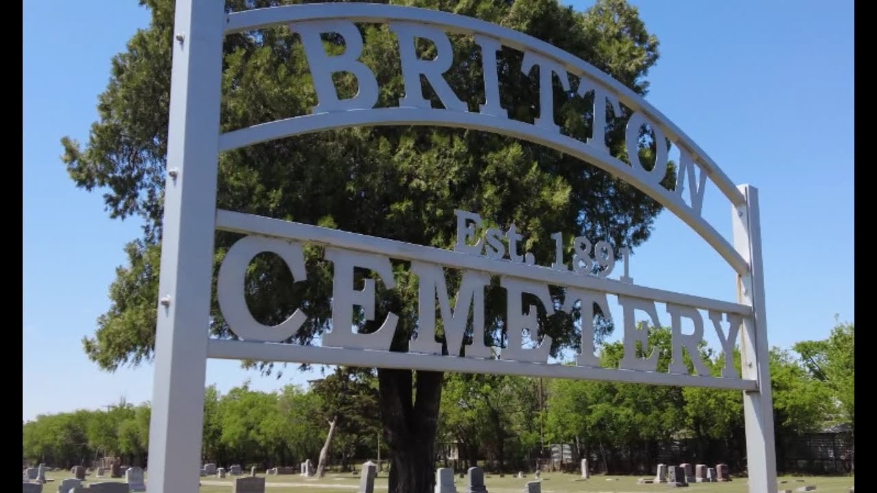 A Walk Through Britton Cemetery (Oklahoma City) 4.23.2023 YouTube